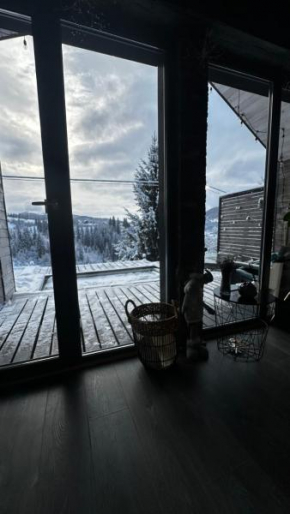 Карпатське Hygge котедж для двох з чаном-джакузі у горах